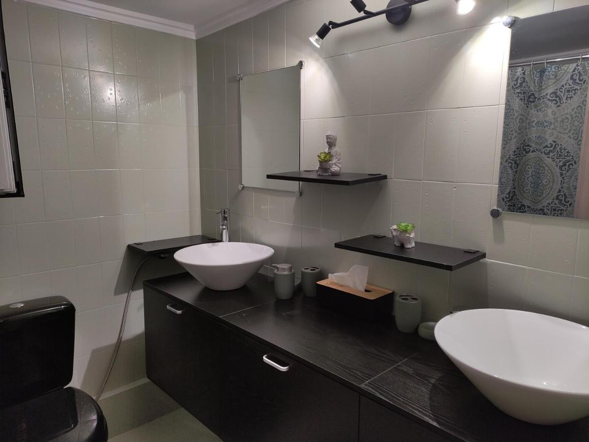 Love Truth Life Apartment Piraeus Luaran gambar